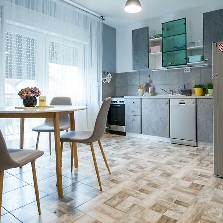 וואראז'דין Apartmani Grlice II מראה חיצוני תמונה
