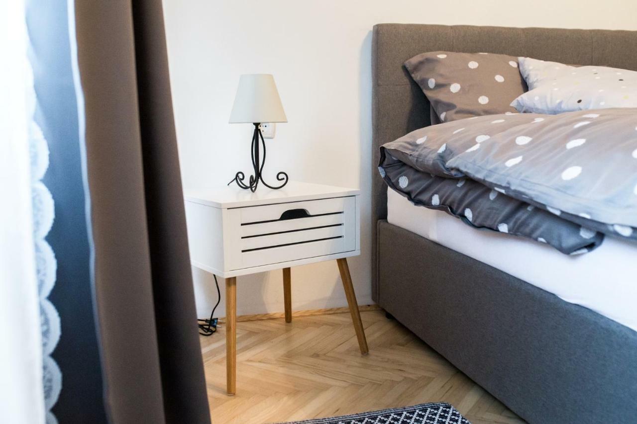 וואראז'דין Apartmani Grlice II מראה חיצוני תמונה