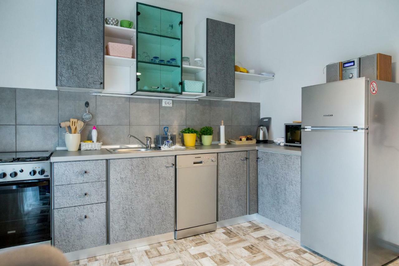 וואראז'דין Apartmani Grlice II מראה חיצוני תמונה